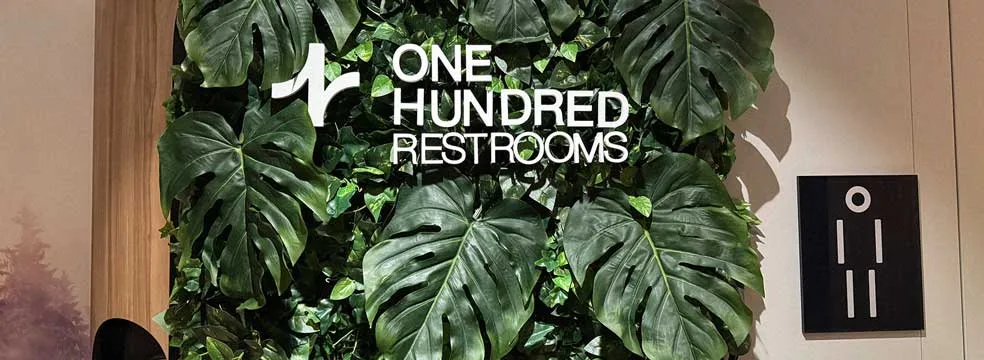 restrooms-circlek-honsiep-B Diseño de señalización para baños con paredes verdes
